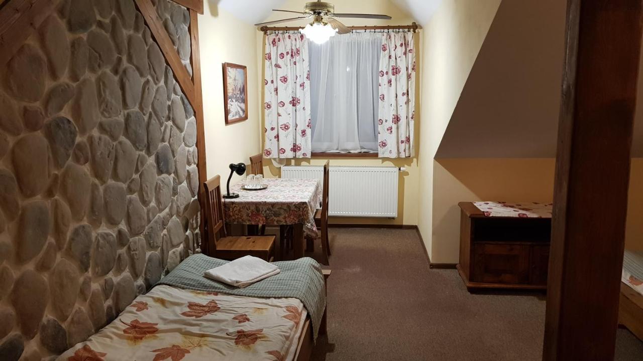 Готель Karczma Na Woli Білґорай Екстер'єр фото