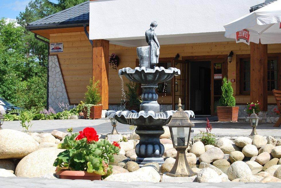Готель Karczma Na Woli Білґорай Екстер'єр фото