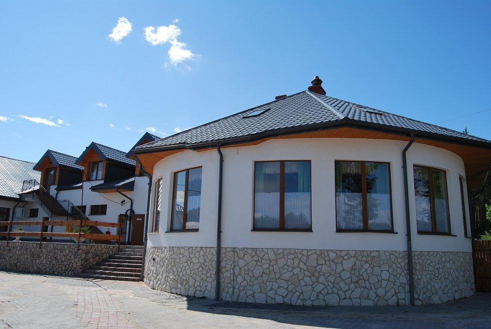 Готель Karczma Na Woli Білґорай Екстер'єр фото