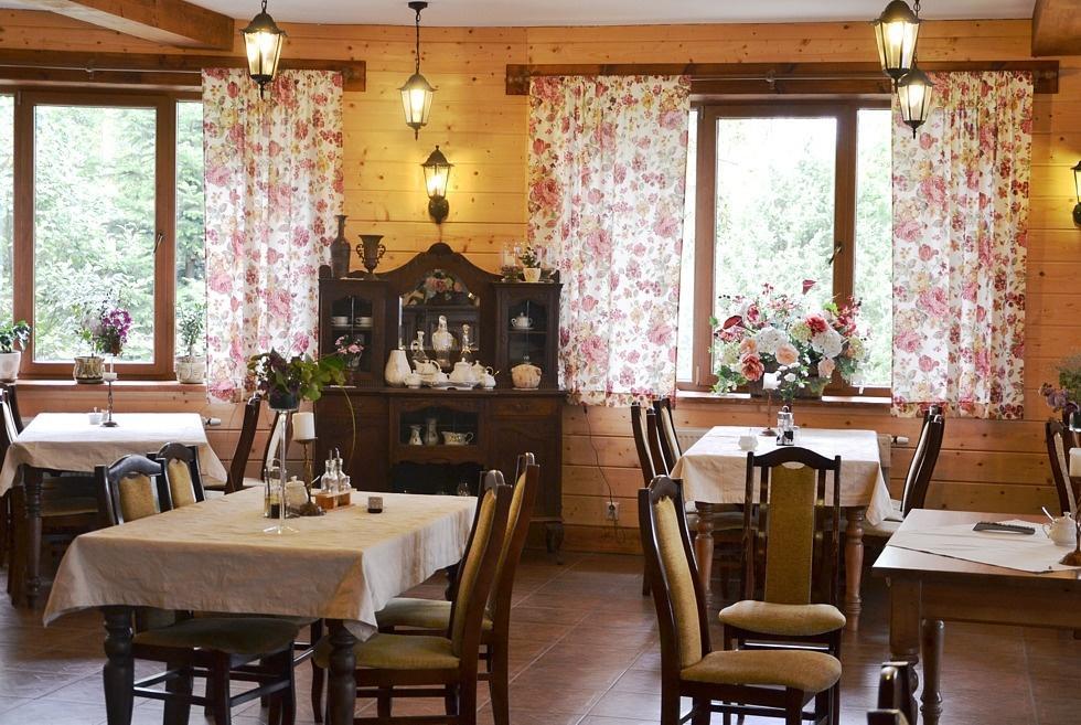 Готель Karczma Na Woli Білґорай Екстер'єр фото